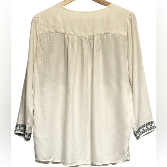 Lucky Brand Embroidered White Blue & Green boho Women's Top 3/4 size medium - Picture 2 of 9